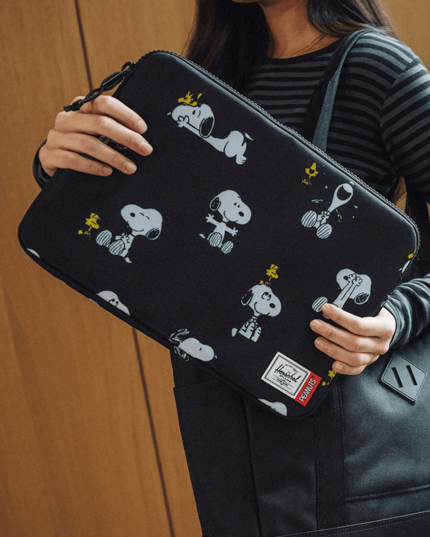 Herschel Herschel x Peanuts® Anchor 14" Sleeve Laptop Kılıfı