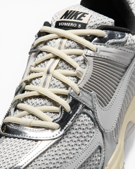 Nike Zoom Vomero 5 Erkek Sneaker