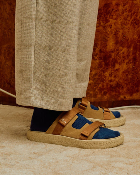 VEJA Arpoador Suede Soft Kadın Sandalet Tent/Cognac