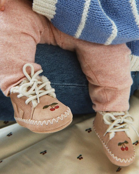 VEJA VEJA X Konges Slojd Baby Suede Bebek Sneaker